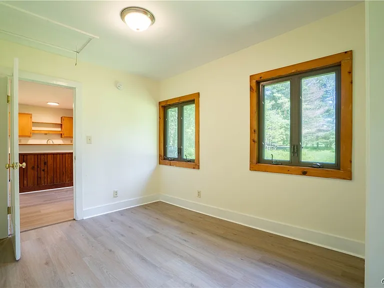7481 Hoffman Rd — Photo 15