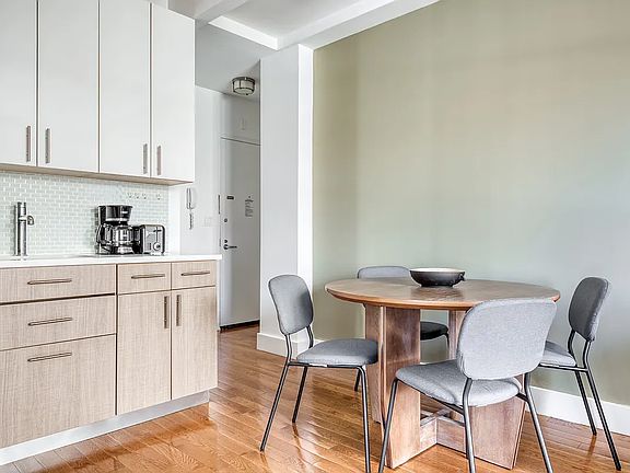 4th image of 83 Chambers St #3F