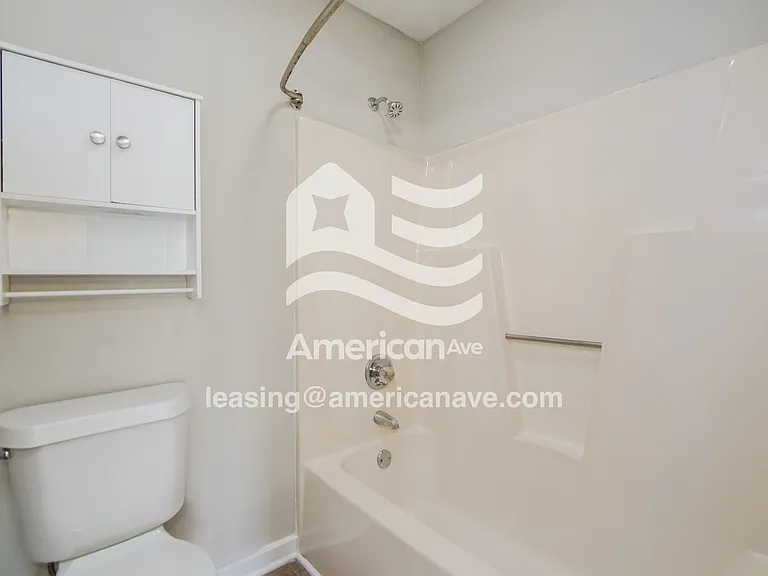 46839_012_bathroom_12814025.jpg