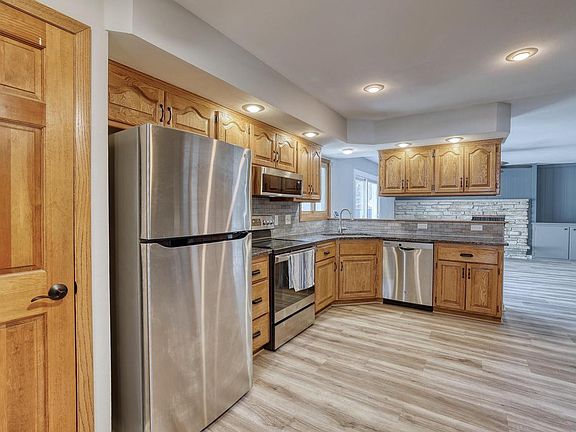 3rd image of 6438 Sycamore STREET