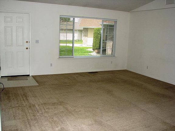 3rd image of 806 Eastland Park Dr
