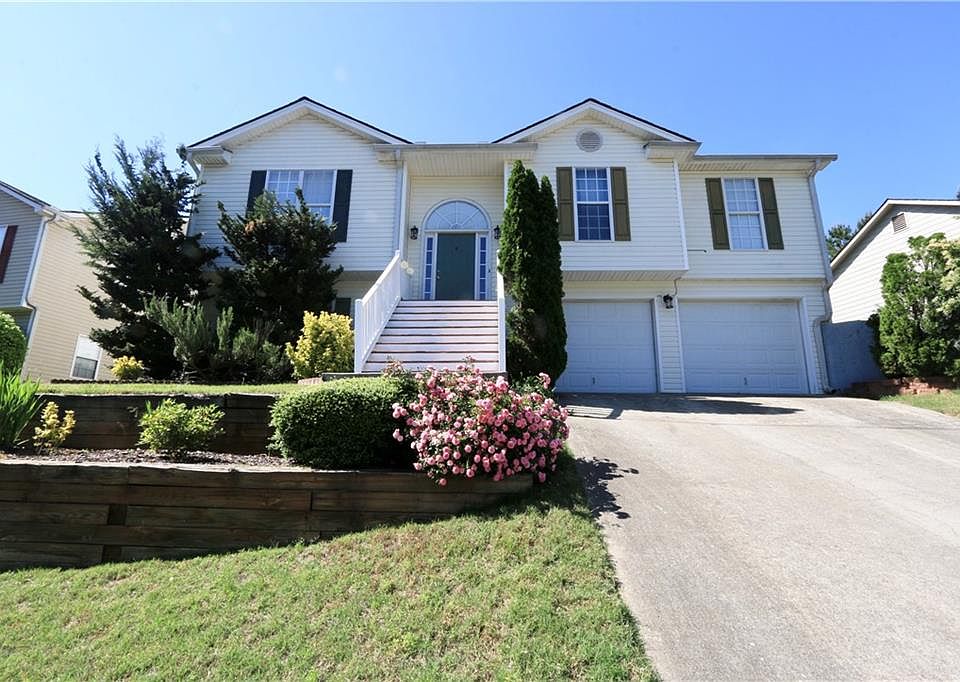 1st image of 556 Shoal Cir