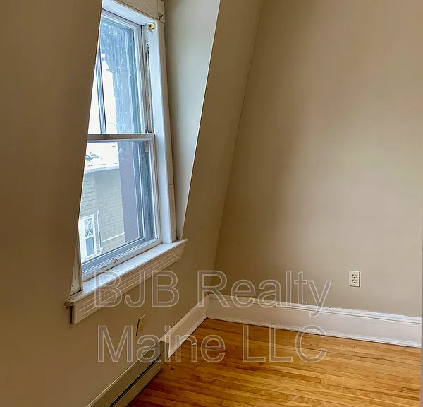 221 Woodford St #3 — Photo 5