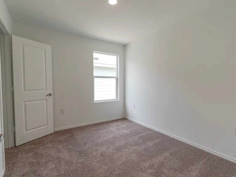 1115 Janzen Rd — Photo 11