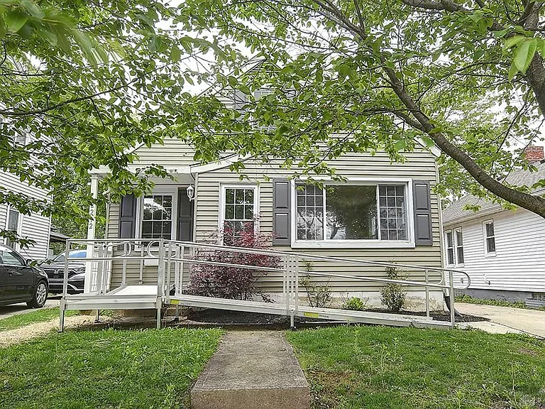 2212 Fauver Ave — Photo 1