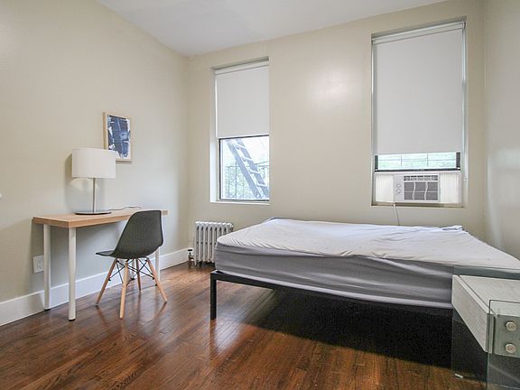 3rd image of 2546 Adam C Powell Blvd #4