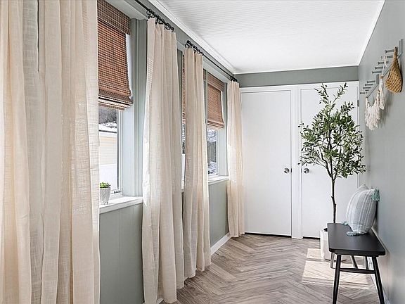 3rd image of 18 Atwood Ave