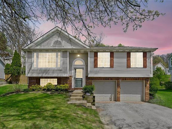 3rd image of 1014 Lexington Dr