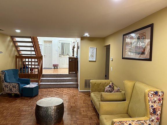 4th image of 27 E Chicopee Dr