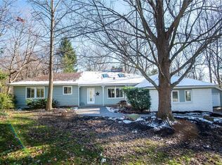 17096 E View Dr, Chagrin Falls, OH 44023