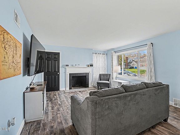 5th image of 312 Dawnview Ave