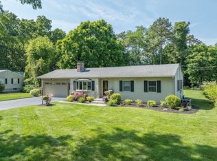 118 Yarmouth St, Longmeadow, MA 01106