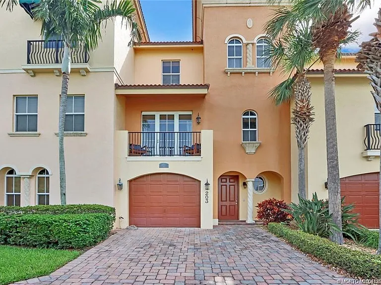 203 Ocean Bay Dr — Photo 3