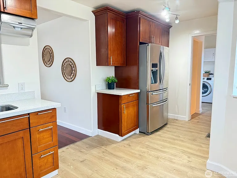 2907 S McClellan St — Photo 8