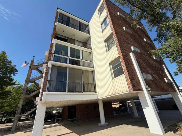 330 W Central Ave APT 3-C, El Dorado, KS 67042