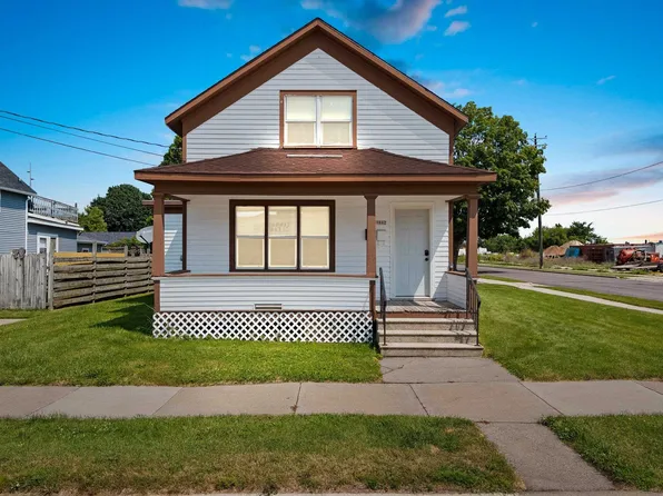 1802 Wollmer St, Manitowoc, WI 54220