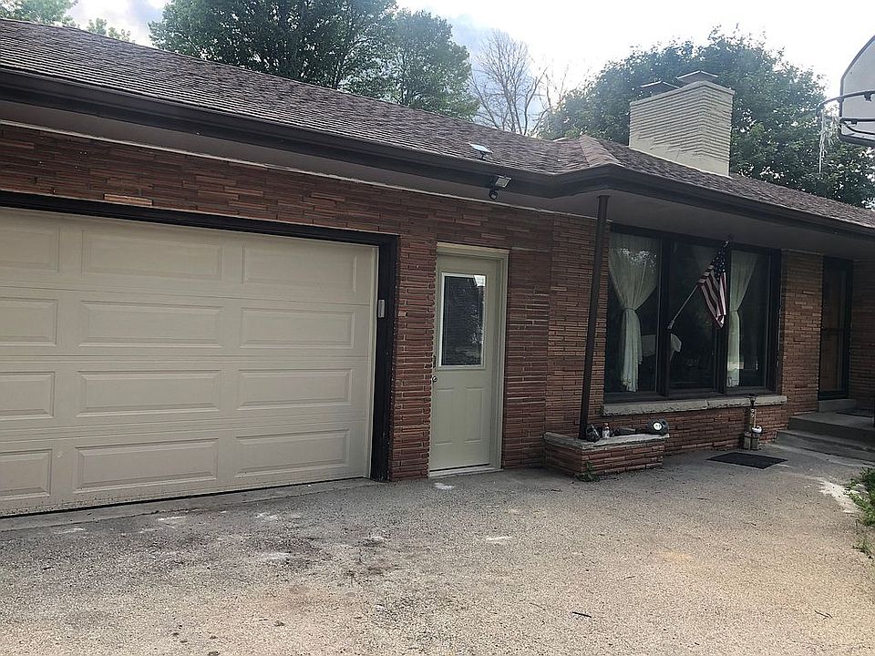 2nd image of 3169 S Wollmer Rd