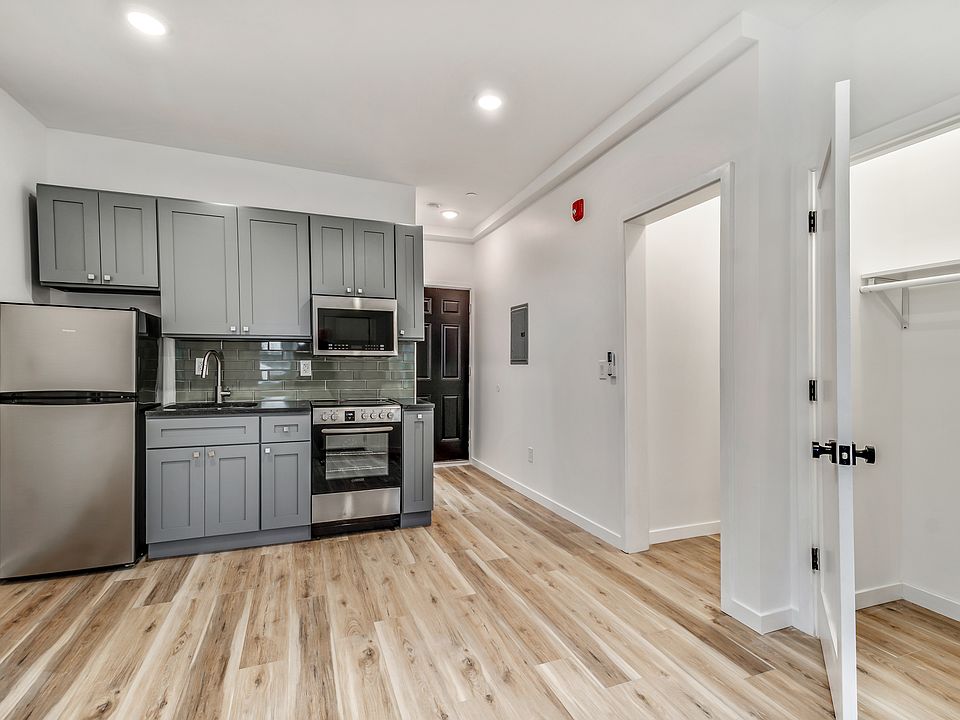 1st image of 3836 W Girard Ave #2