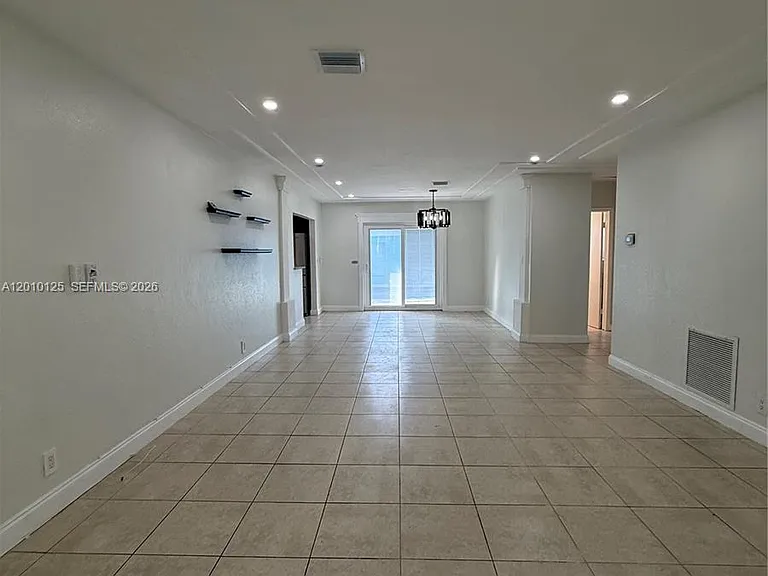 1619 Shenandoah St — Photo 5