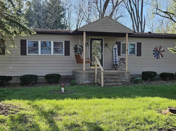 1361 Woods Ln, Jacksonville, IL 62650