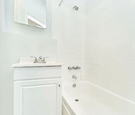 3rd image of 537 E 81st St APT 1D