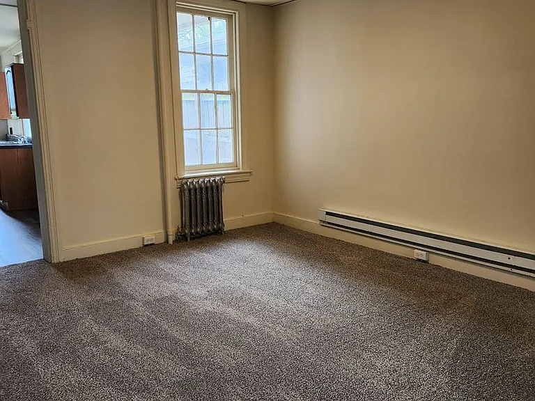 149 S Pershing Ave — Photo 4