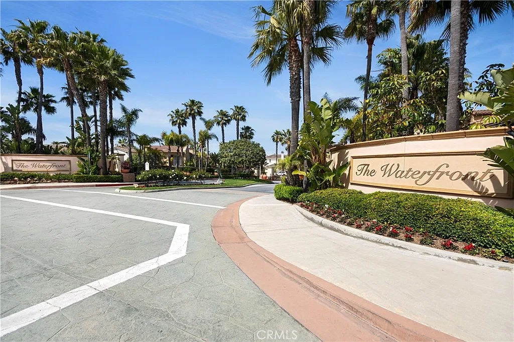 2 bed, 2.5 bath, 2670 sqft, $6,500 — Photo 1