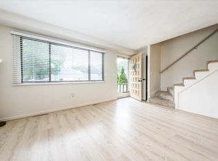 329 W Main St APT 30, Hyannis, MA 02601