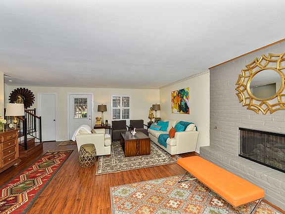 5th image of 8715 Starcrest Dr