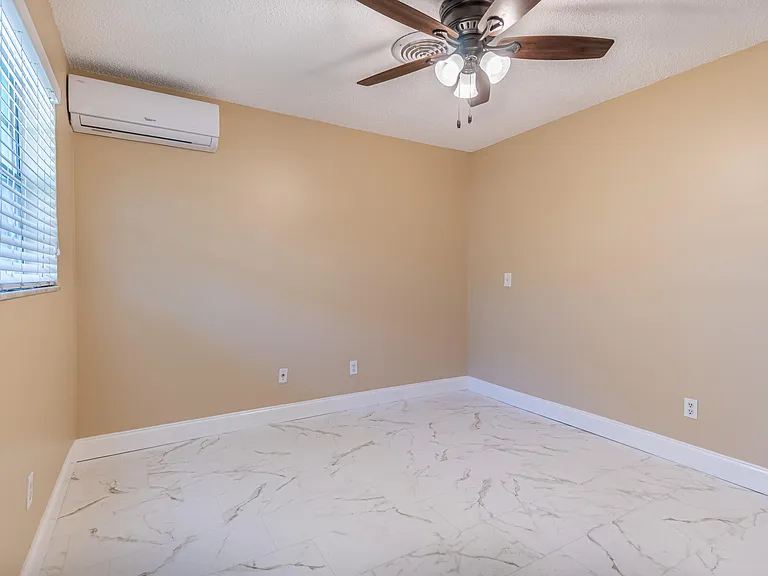 2546 NE Hickory Ave #B — Photo 8
