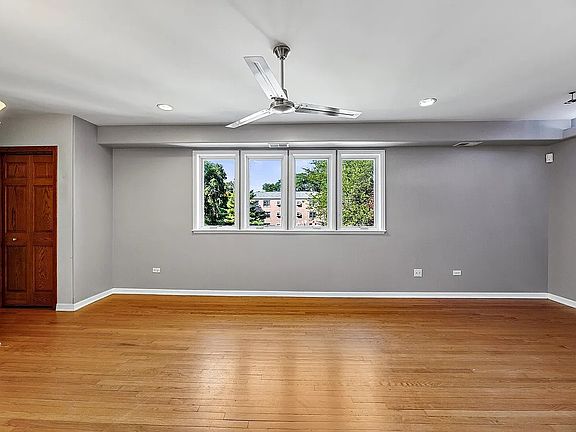 4th image of 125 Callan Ave APT 3E