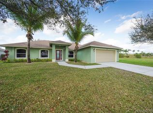 594 SW Bradshaw Cir, Port Saint Lucie, FL 34953