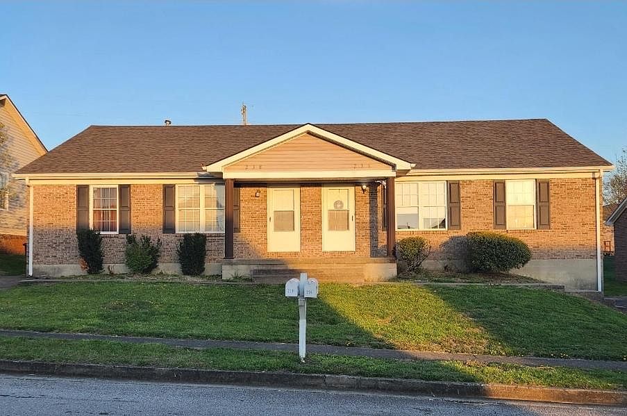 1st image of 238 Woodview Dr