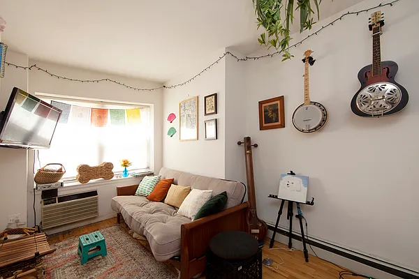 Rented by R New York | media 23