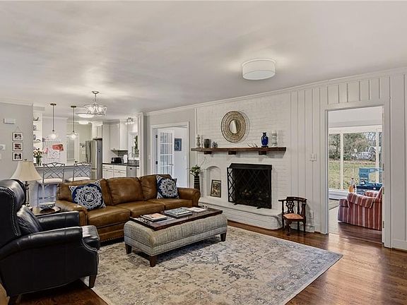 5th image of 849 Chester Rd