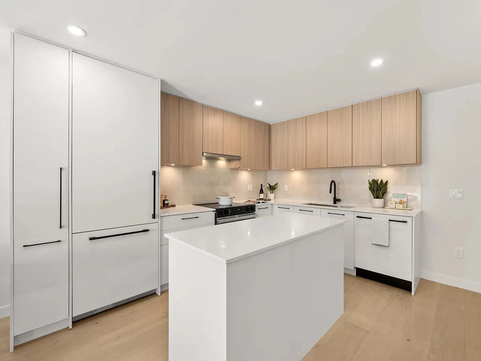 3 bed, 1378 sqft, $3,650 — Photo 4