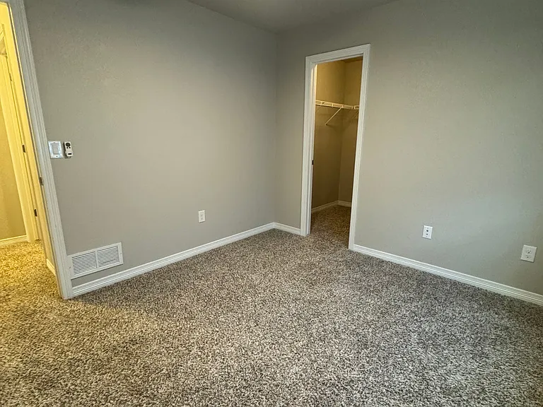 6802 Galpin Dr — Photo 11