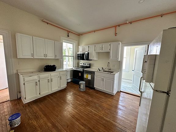 4th image of 440 Newtonville Ave APT 1