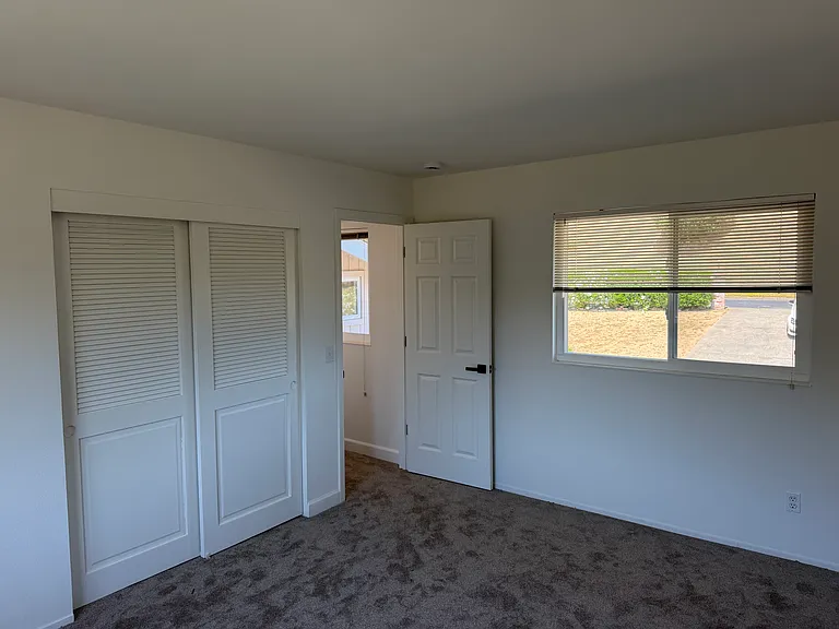 427 Bloom Ln — Photo 31