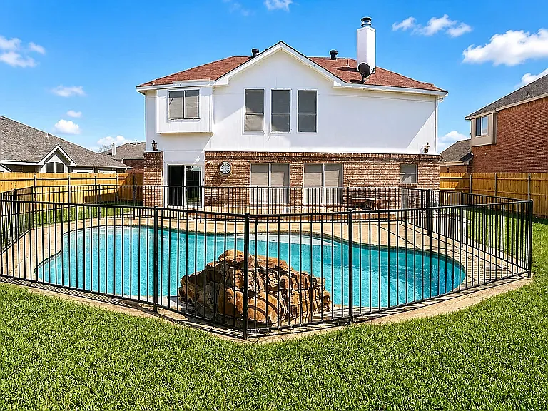 4 bed, 3120 sqft, $3,099 — Photo 3