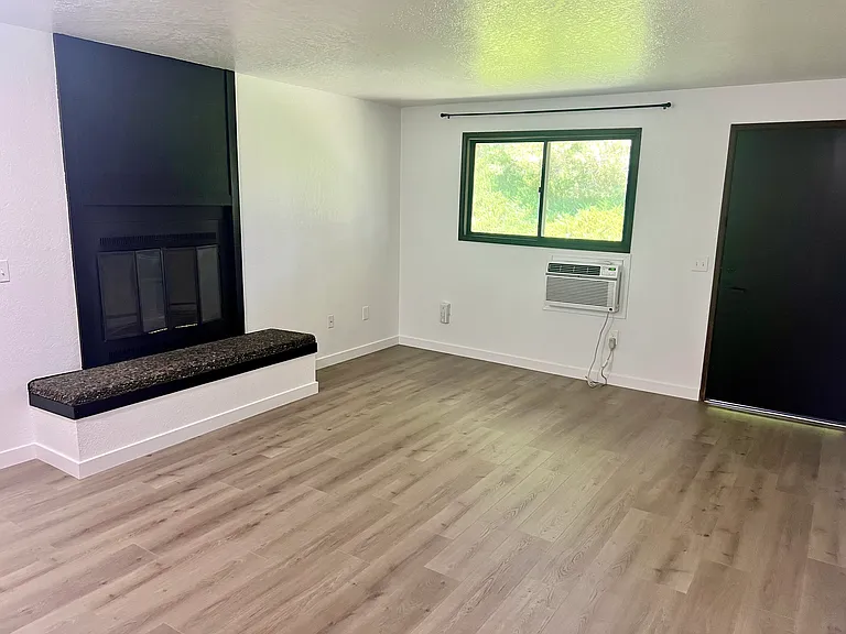 132 NW Larry St — Photo 3