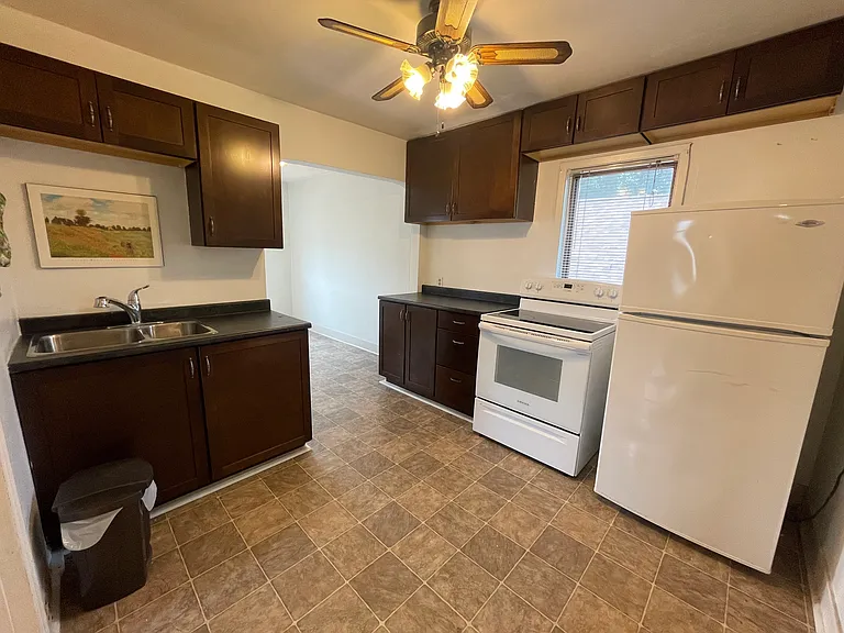 661 McKay Ave #1 — Photo 7