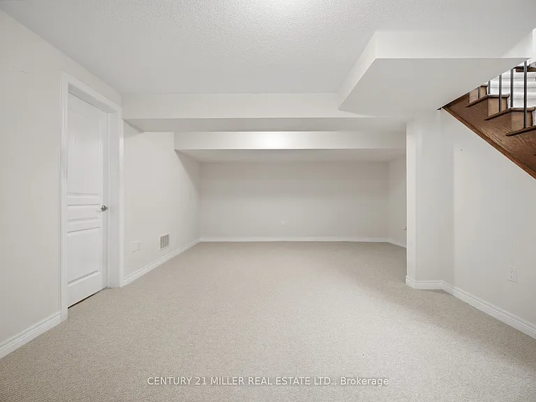 2455 Village Cmn — Photo 39