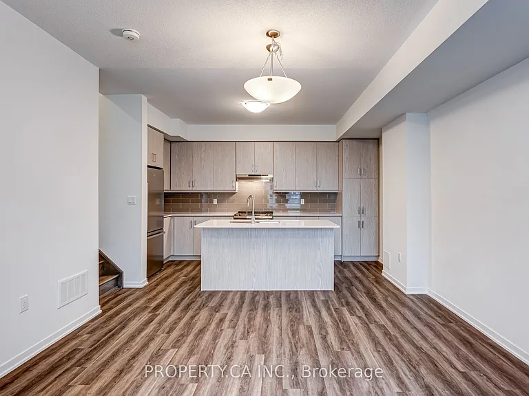 80 Honeycrisp Cres #Townhouse 377 — Photo 2