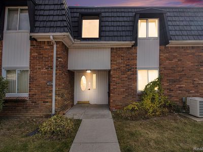 1842 Colonial Village Way APT 4, Waterford, MI, 48328