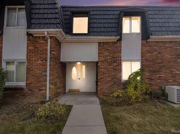 1842 Colonial Village Way APT 4, Waterford, MI 48328