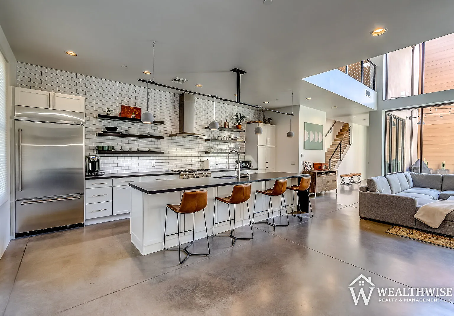 3 bed, 3.0 bath, 2430 sqft, $5,300 — Photo 3
