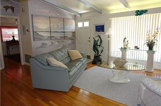 2nd image of 4075 Pelican Shores Cir