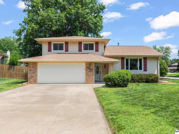 3102 Redwing Dr, Bellevue, NE 68123