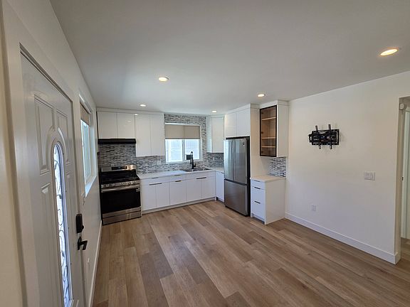 3rd image of 14929 Titus St #A